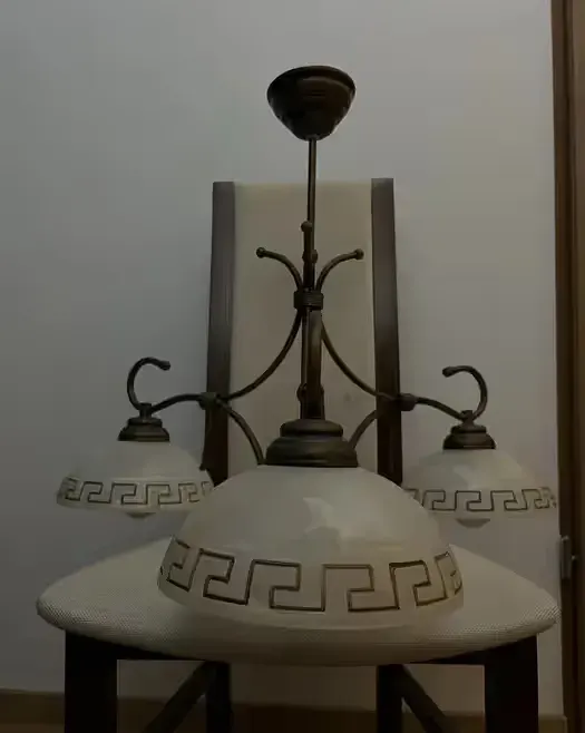 Lampa wisząca trzy kloszowa Rzymska — praca twórcy Paweł na Freshwall Marketplace