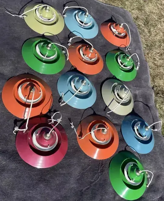 Lampy w stylu skandynawskim PRL UFO — praca twórcy Jan na Freshwall Marketplace