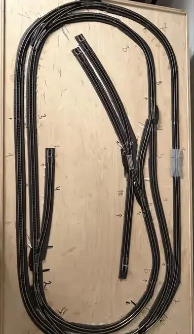 Makieta kolejowa skala N 120x60 cm Minitrix 9 zwrotnic z napędami — praca twórcy Anton na Freshwall Marketplace