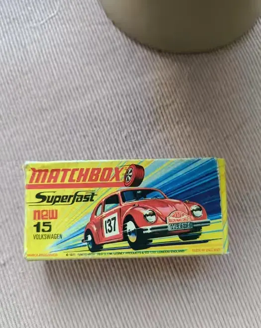 Matchbox Superfast No. 15 Volkswagen 1500 Garbus MINT BOX 1971 + Bonus KARTY STAN GABLOTOWY — praca twórcy Justyna na Freshwall Marketplace
