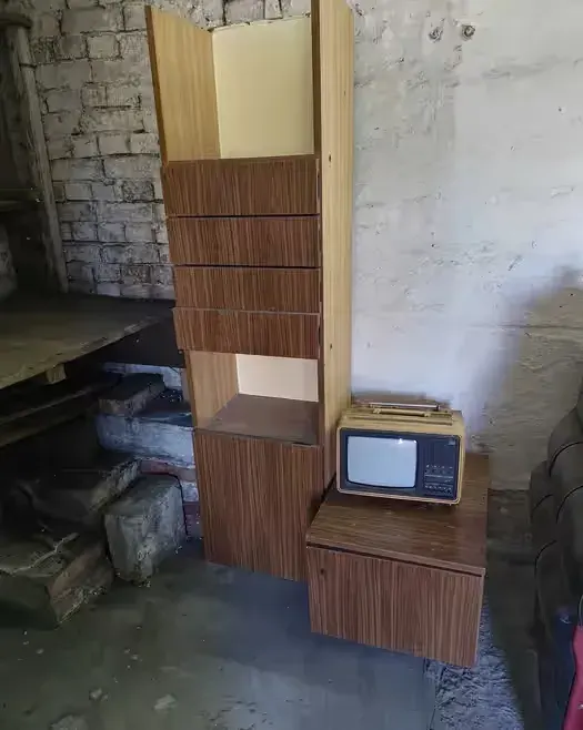 Meble PRL vintage – segmenty meblościanki retro lata 70/80 — praca twórcy Krzysztof na Freshwall Marketplace