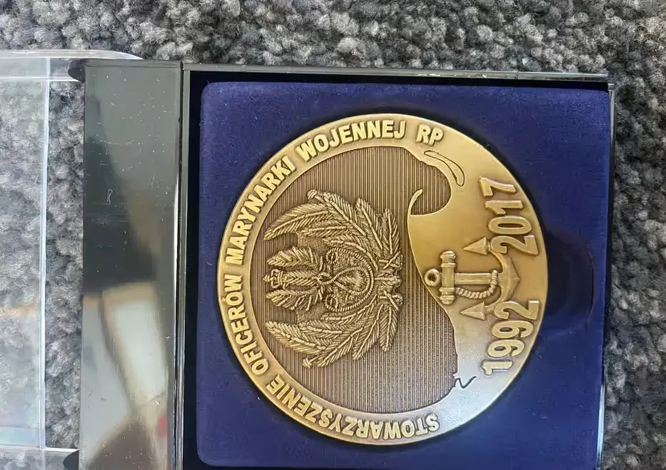 Medal pamiątkowy stowarzyszenie oficerów marynarki wojennej 1992-2017 — praca twórcy Ponc na Freshwall Marketplace