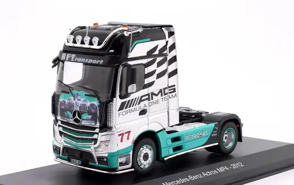 Mercedes-Benz Actros MP4 AMG Petronas F1 2012 - skala 1:43 - Hachette — praca twórcy MiniAutka na Freshwall Marketplace