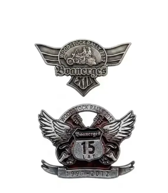 Metalowe przypinki motocyklowe jubileuszowe Woodstock Boanerges 2010 i 2012 — praca twórcy Patrycja na Freshwall Marketplace