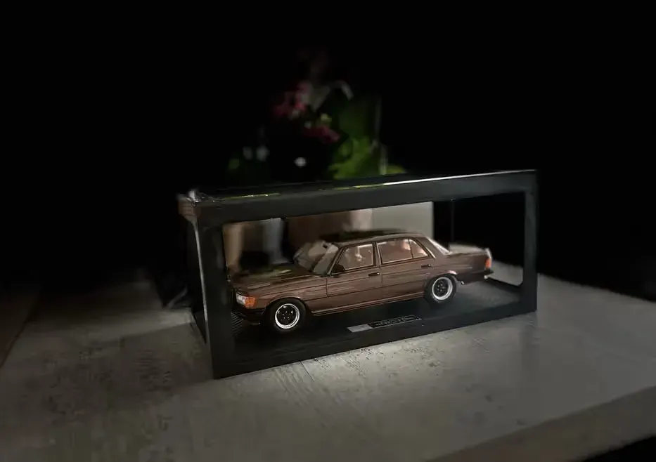 Model 1:18 Mercedes 450 SEL 6.9 AMGEdition1 z 50 — praca twórcy Felipello na Freshwall Marketplace