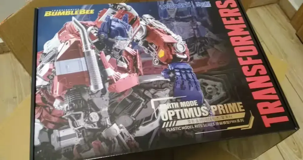 Model plastikowy Transformers Bumblebee Yolopark Optimus Prime 30cm — praca twórcy Piotr Danielewicz na Freshwall Marketplace