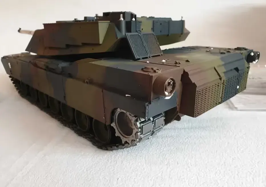 Model RC czołgu Abrams M1A2 firmy Heng Long skala 1:16 TK-7.0 2,4 GHz PRO METAL UPGRADE — praca twórcy Stanisław na Freshwall Marketplace