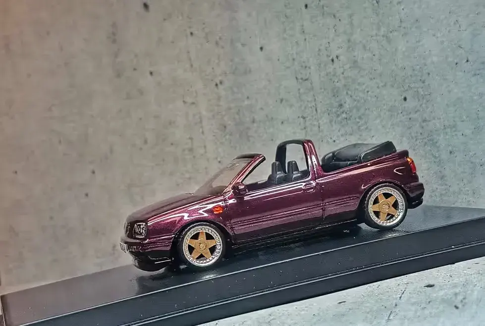 Model Volkswagen Golf MK3 Cabrio Siku — praca twórcy Mateusz na Freshwall Marketplace