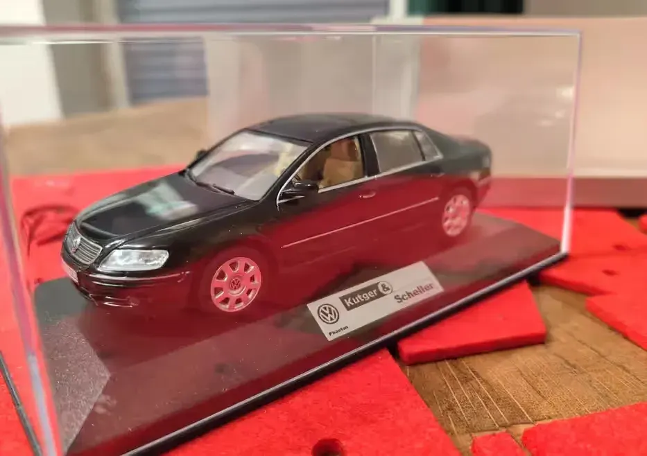 Model VW paheron skala 1:43 — praca twórcy Janusz na Freshwall Marketplace