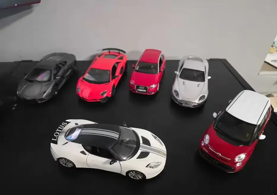 Modele samochodow skala 1:24 OPIS!!! — praca twórcy Mikołaj na Freshwall Marketplace