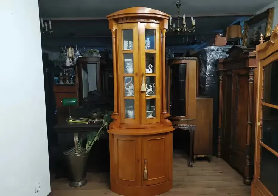 Narożna  witryna  biedermeier  brzoza kątnik antyk 970/2026 — praca twórcy Jakub na Freshwall Marketplace