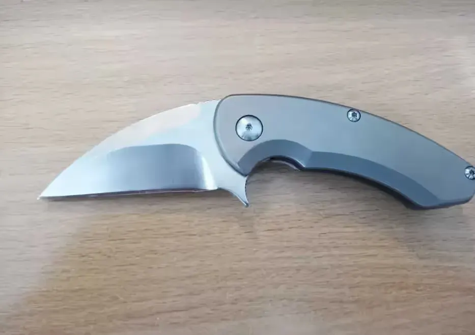 Nóż Brous Blades Silent Soldier — praca twórcy Krzysztof na Freshwall Marketplace