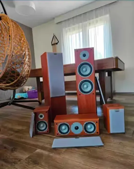 OKAZJA Glosniki kolumny kino domowe stereo muzyka Eltax Universe 200W — praca twórcy maciejmc1215 na Freshwall Marketplace