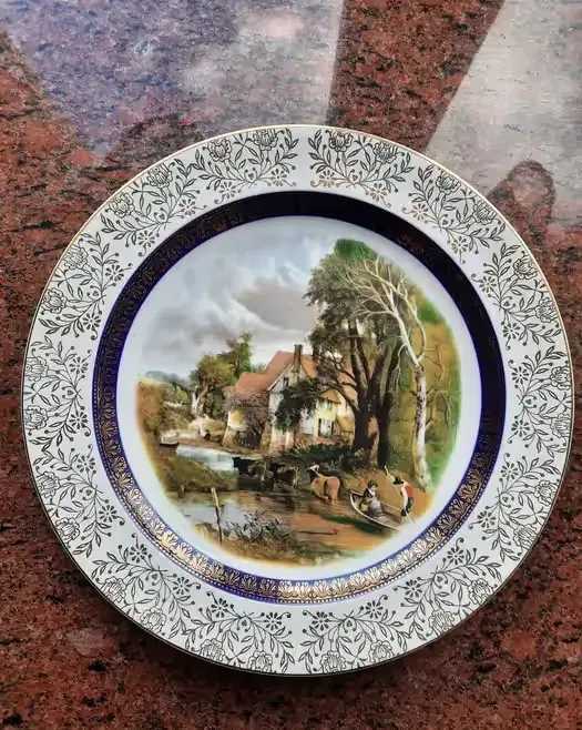 Ozdobny porcelanowy talerz Wood &  Sons — praca twórcy Arek na Freshwall Marketplace