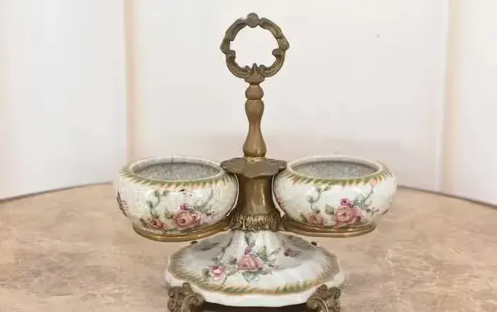 Patera Podwójna Owocnik - Porcelana + Brąz Malowana Sygnowana - Kwiaty — praca twórcy AntykiDecco na Freshwall Marketplace