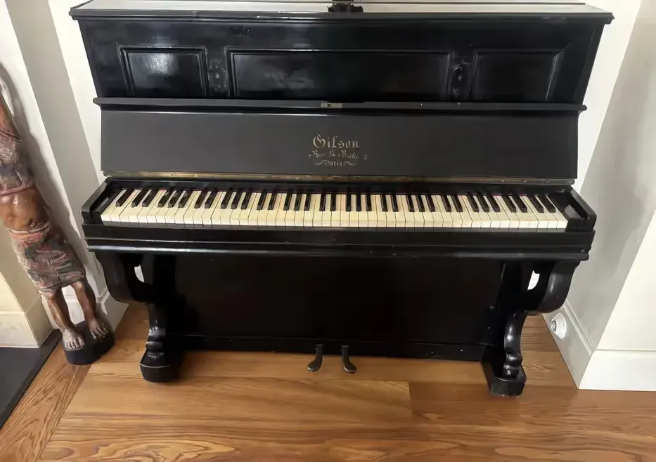 Pianino E. Gilson XIX w. — praca twórcy Małgorzata na Freshwall Marketplace