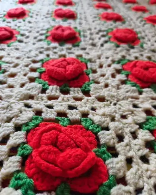 Piękna Vintage Narzuta- UNIKAT- tkana ręcznie--- Róże ---UNIKAT - PIĘKNA! — praca twórcy Marcin na Freshwall Marketplace