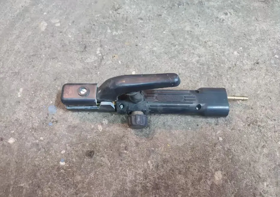 Pomet uep 450 uchwyt. — praca twórcy Drg na Freshwall Marketplace