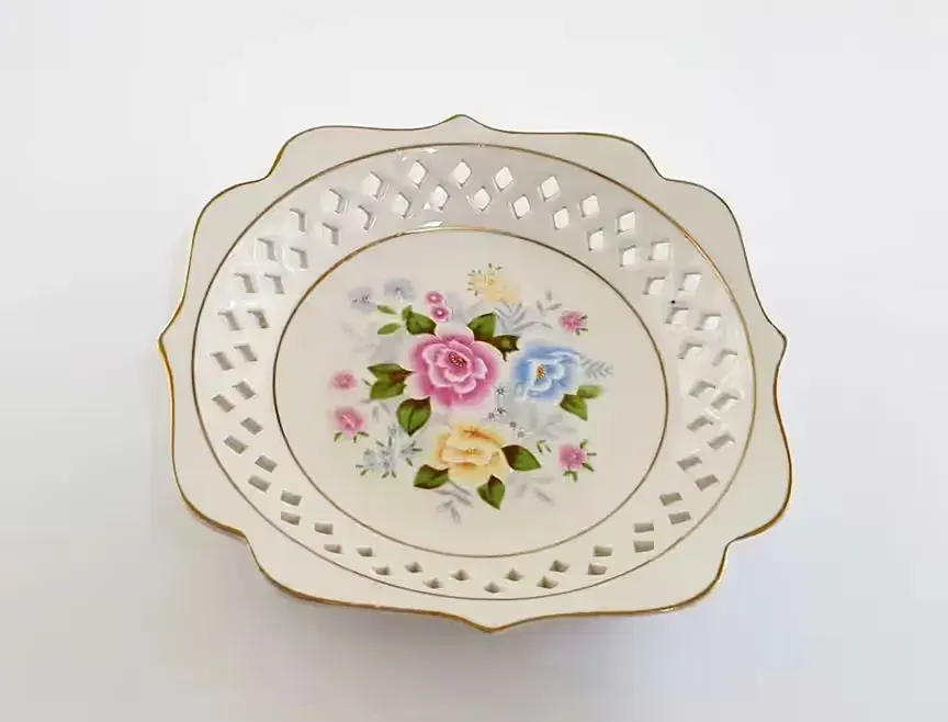 Porcelanowa chińska patera — praca twórcy Second Hand na Freshwall Marketplace