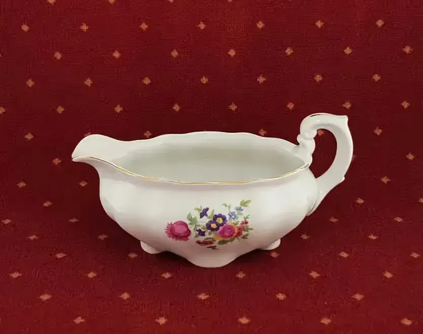 Porcelanowa sosjera - ĆMIELÓW po 1947 roku — praca twórcy Second Hand na Freshwall Marketplace