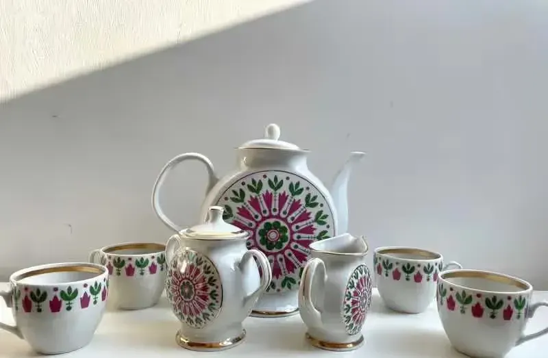 Porcelanowy serwis do kawy/herbaty "Lubiana" lata 60. PRL, vintage — praca twórcy Justyna na Freshwall Marketplace