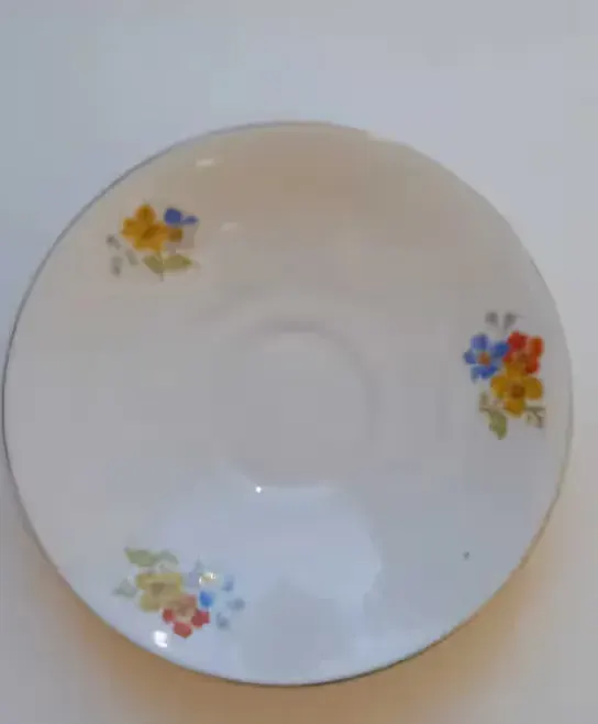 porcelanowy talerzyk — praca twórcy Alicja na Freshwall Marketplace