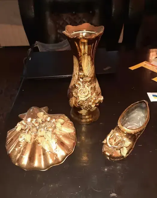 Porcelanowy zestaw w kolorze zlota. Vintage — praca twórcy Tomas na Freshwall Marketplace