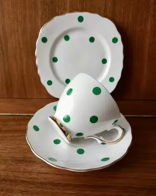*Prześliczna Stara POLKA Royal Vale Filiżanka Vintage Anglia Porcelana — praca twórcy Porcelana Vintage na Freshwall Marketplace