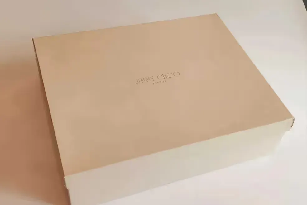 Pudełko Jimmy Choo 40x32x11,5 cm — praca twórcy Joanna na Freshwall Marketplace