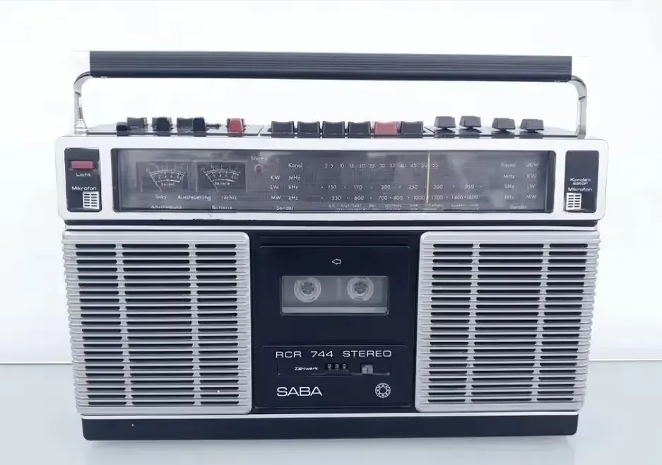 Radiomagnetofon Saba rcr 744 vintage — praca twórcy Skarby-czasu na Freshwall Marketplace