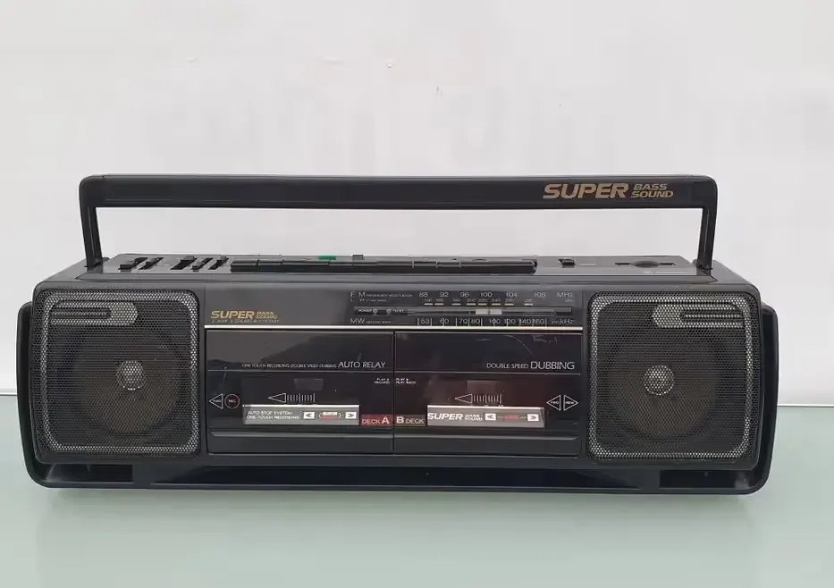 Radiomagnetofon Samsung w-580 L vintage — praca twórcy Skarby-czasu na Freshwall Marketplace