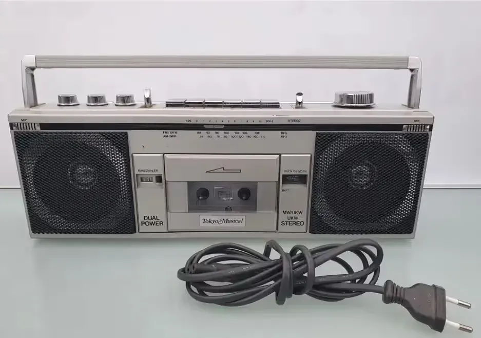 Radiomagnetofon Tokyo Musical vintage Lata 80te — praca twórcy Skarby-czasu na Freshwall Marketplace