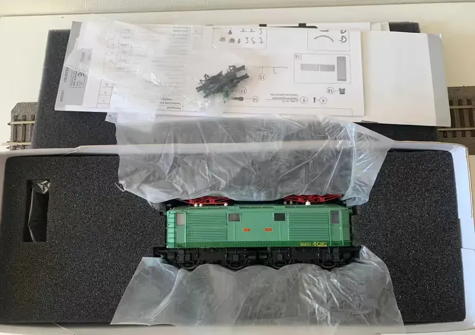Roco 62683 elektrowóz serii E.1000 o nr E.1004 hiszpańskie koleje RENFE dekoder jazdy i dżwięku nowy — praca twórcy ExcitedHare489 na Freshwall Marketplace