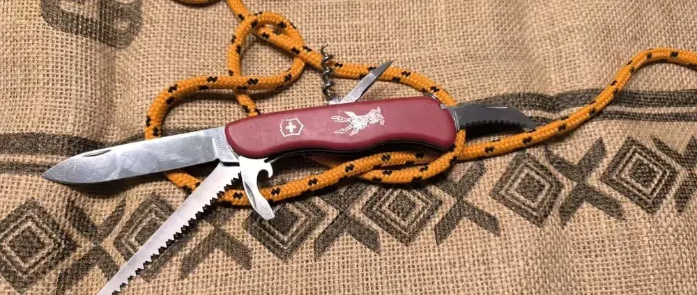 Scyzoryk Victorinox Hunter — praca twórcy Łukasz na Freshwall Marketplace