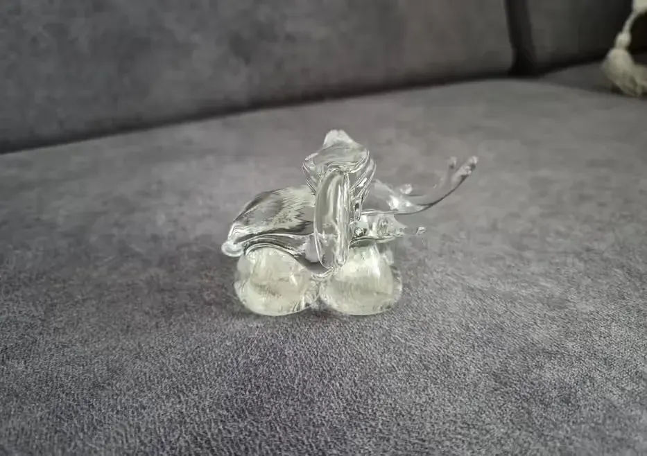 Słonik figurka szklana — praca twórcy Małgosia na Freshwall Marketplace