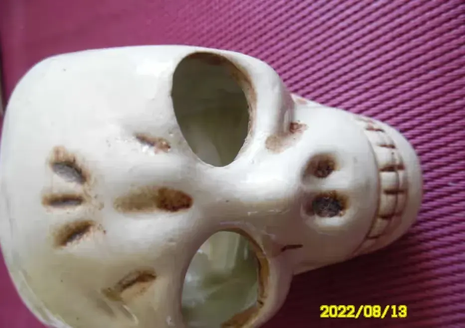 Sprzedam ceramiczną małą  czaszkę — praca twórcy Zbigniew na Freshwall Marketplace