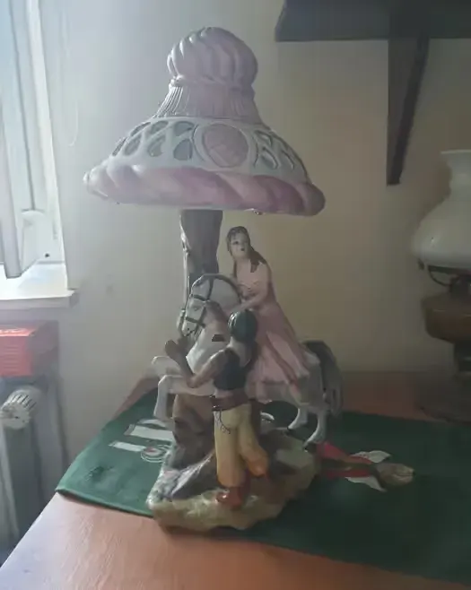 Sprzedam porcelanowa, rumuńską lampę — praca twórcy Dorota na Freshwall Marketplace