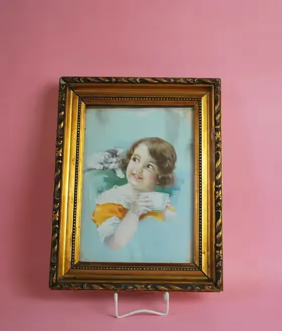 stara złota ramka obrazek lata 40 50 vintage retro kot kotek — praca twórcy Agnieszka na Freshwall Marketplace