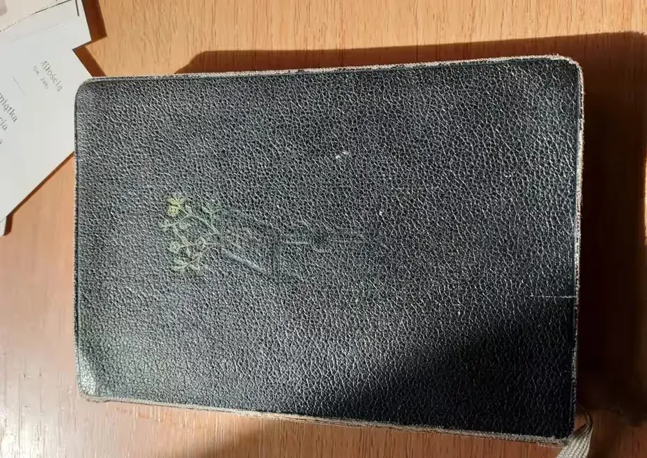 Stary modlitewnik vintage 1963 — praca twórcy Zbigniew na Freshwall Marketplace