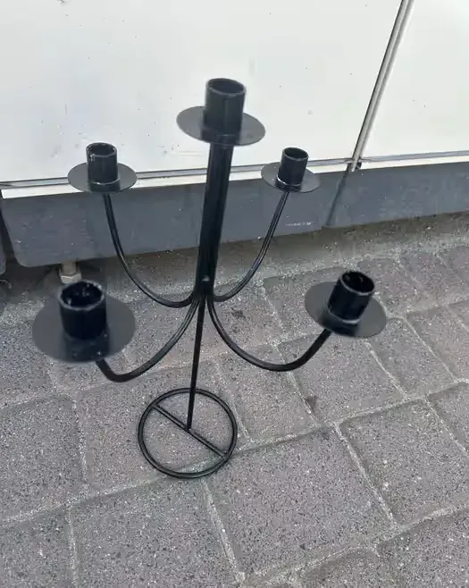 Świecznik metalowy czarny — praca twórcy Ania na Freshwall Marketplace