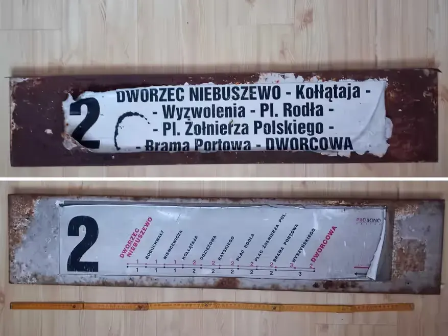 Tablica tramwajowa 2-stronna oryginał Tramwaje Szczecin Niebuszewo PRL — praca twórcy Asia na Freshwall Marketplace
