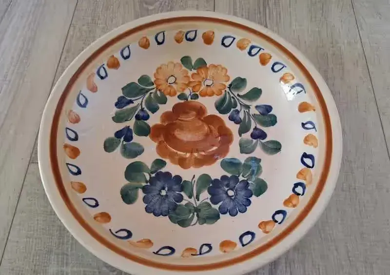 Talerz ozdobny Włocławek na ścianę kwiaty ręcznie malowany PRL retro — praca twórcy Maciek na Freshwall Marketplace
