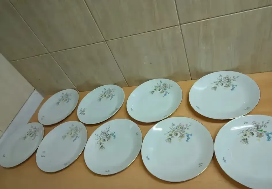 Talerz płytki stara porcelana PRL lata 70 Chodzież - 9 sztuk — praca twórcy Bazar24 na Freshwall Marketplace