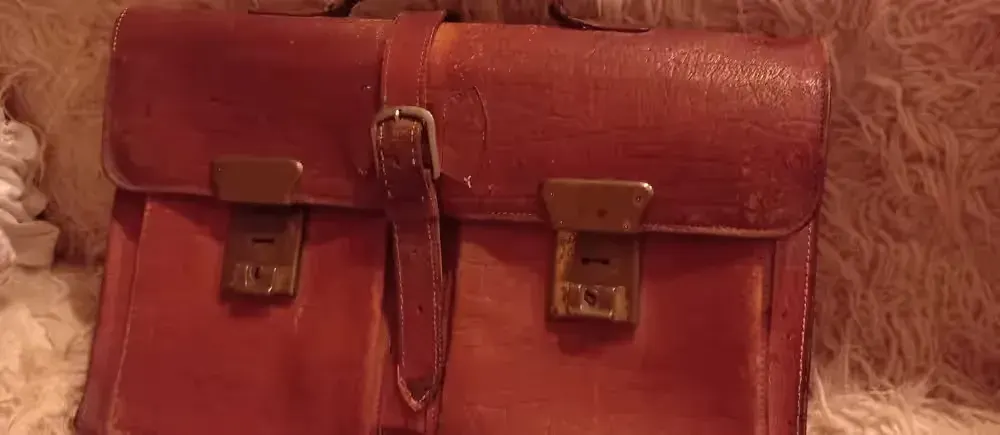 Teczka , torba, aktówka skórzana Vintage PRL — praca twórcy Anna na Freshwall Marketplace