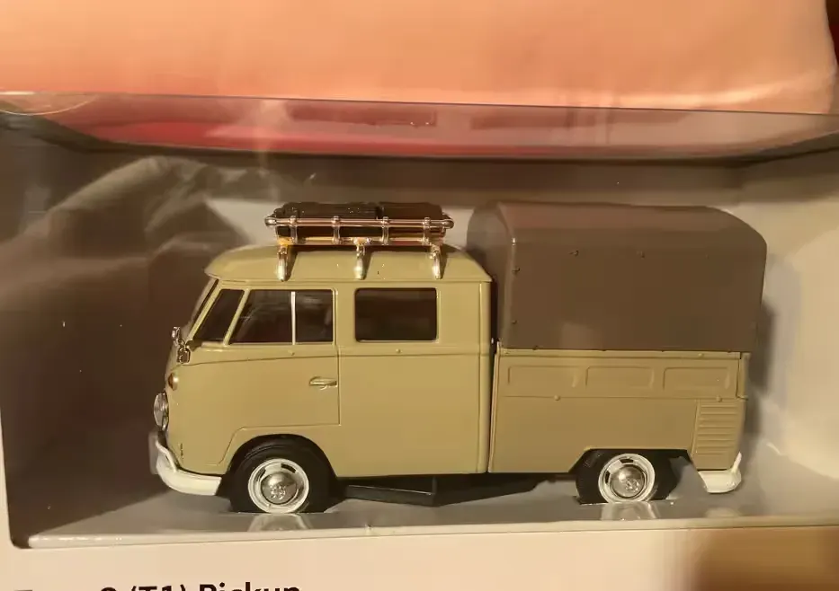 VW Transporter ogórek 1:24 nowa cena — praca twórcy Sławek na Freshwall Marketplace