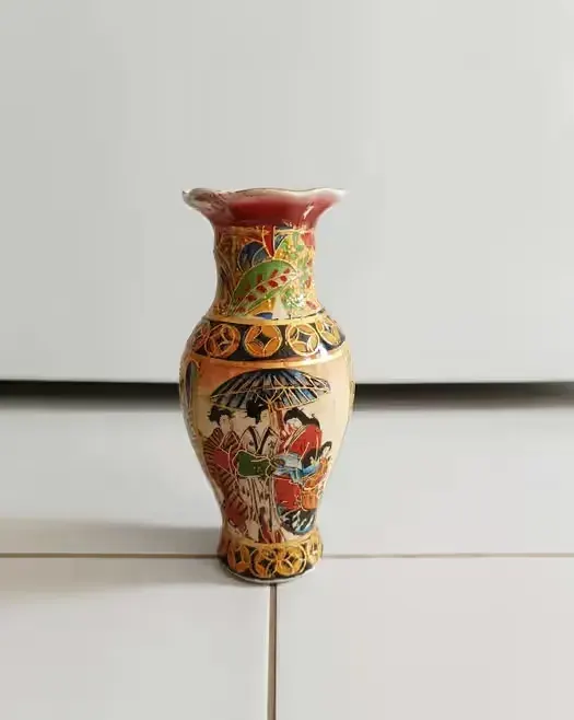 Wazon chiński porcelanowy — praca twórcy Marta na Freshwall Marketplace