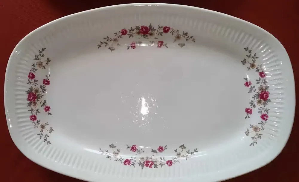 Zabytkowa porcelanowa patera talerz zdobiona — praca twórcy Marcin na Freshwall Marketplace