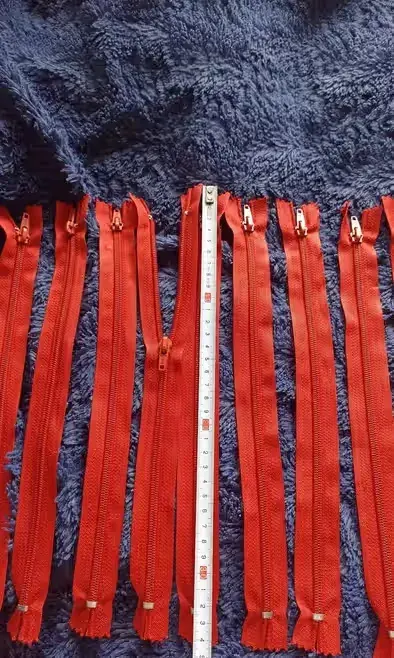 zamek błyskawiczny nierozdzielny 30/35 cm — praca twórcy Barbara na Freshwall Marketplace