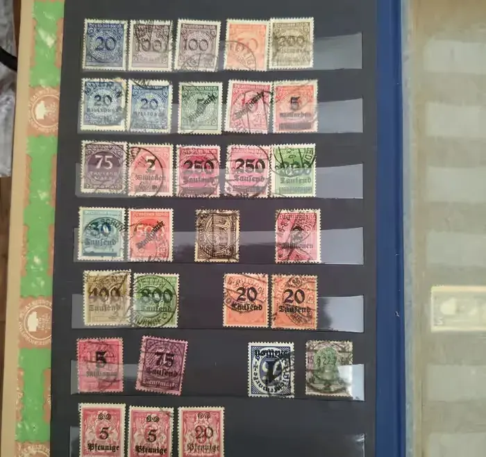 Znaczki zagraniczne kasowane odklejane około 1918...1950 #55 — praca twórcy Janek i Mirjam na Freshwall Marketplace