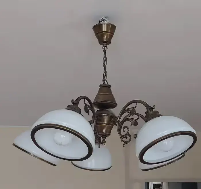 Żyrandol lampa sufitowa do salonu — praca twórcy Rafał na Freshwall Marketplace